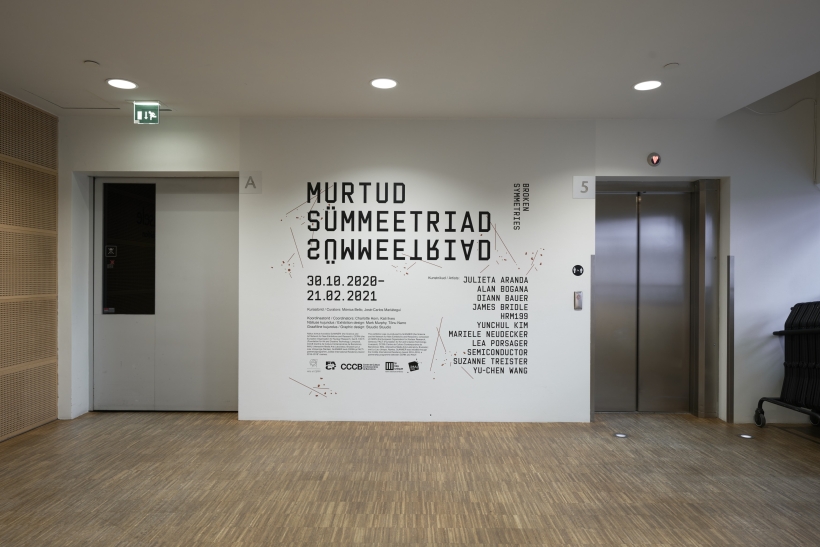 Kumu kunstimuuseumi näitus „Murtud sümmeetriad“. Foto: Stanislav Stepaško 