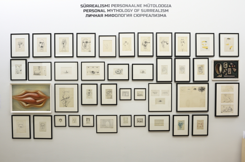 Näituse „Sümmeetrilised maailmad – peegeldatud sümmeetriad. Ülo Sooster, Juri Sobolev, Tõnis Vint, Raul Meel“ vaade.