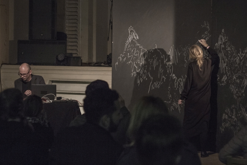 Sander Saarmets & Virge Loo. Projekt „Helijoon“. Üle Heli Kaunite kunstide õhtu, 2019. Foto: Maria Aua