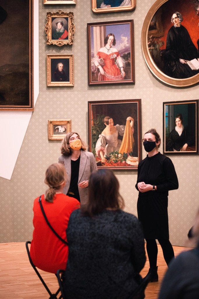 Kuraatorid Kadi Polli ja Linda Kaljundi