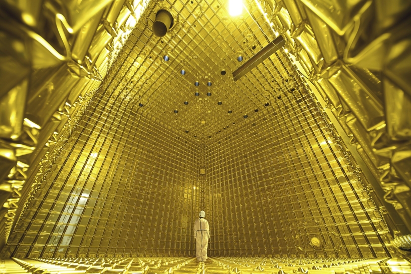 Peaaegu mittemidagi. Eksperimentaallinn CERN. Kaader filmist