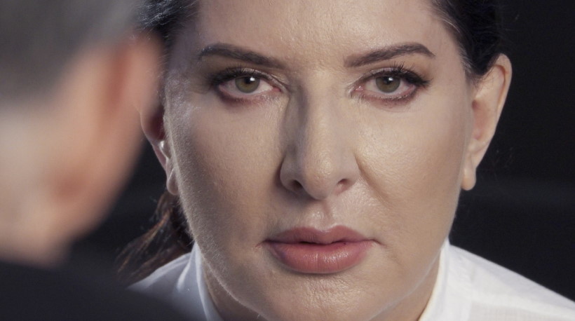 Kaader filmist „Kojutulek. Marina Abramović ja tema lapsed“ (2020)