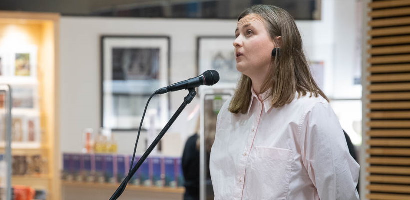 Mänguline, kirev ja ootamatu Lõuna-Eesti. Intervjuu kuraator Liis&nbsp;Pählapuuga