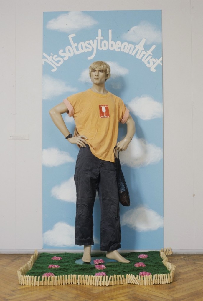 Inessa Josing. It's so Easy to be an Artist. 2000. Installatsioon