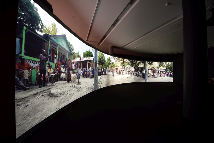 Näituse "Rändurid. Reisimine ja migratsioon Kesk- ja Ida-Euroopa uues kunstis" vaade.