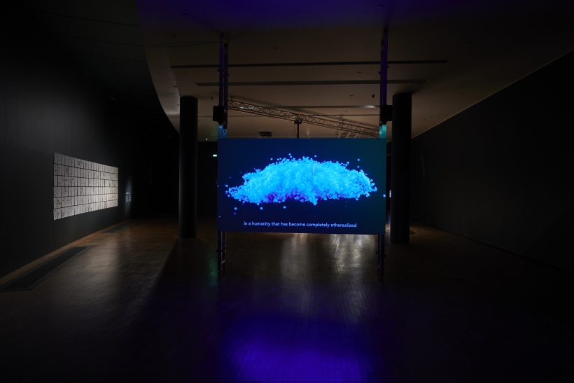 näitus „Murtud sümmeetriad“ vaade