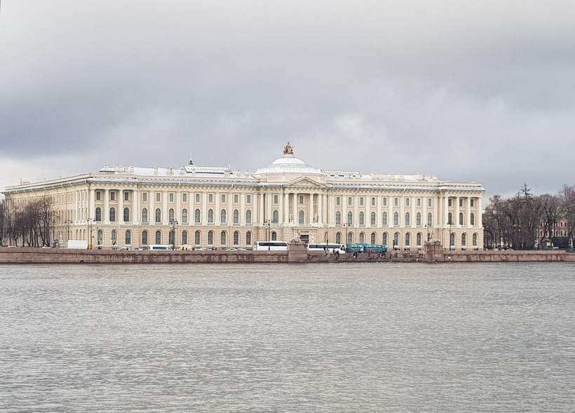 Peterburi kunstiakadeemia kogudes ja&nbsp;näitusesaalides